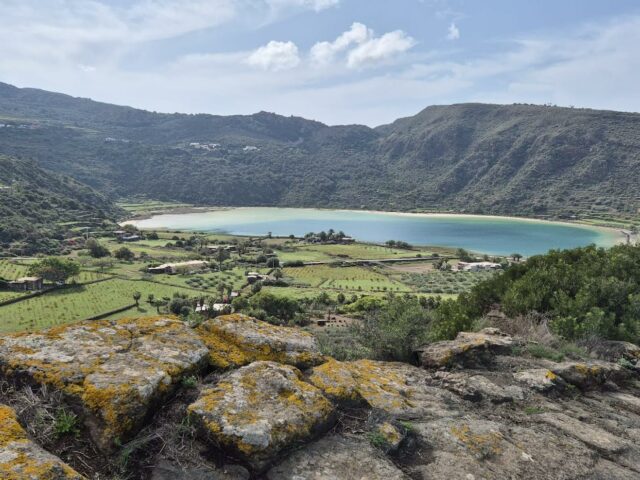 SICILIA: PASQUA NELLA PERLA NERA DEL MEDITERRANEO TRA TREKKING, CAPPERI E DAMMUSI